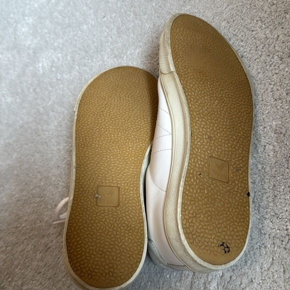 VEJA Esplar Leather Logo Sneakers - Picture 5 of 5